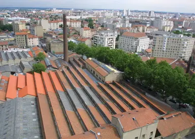 ÇA SE TRAME AUX CHARPENNES